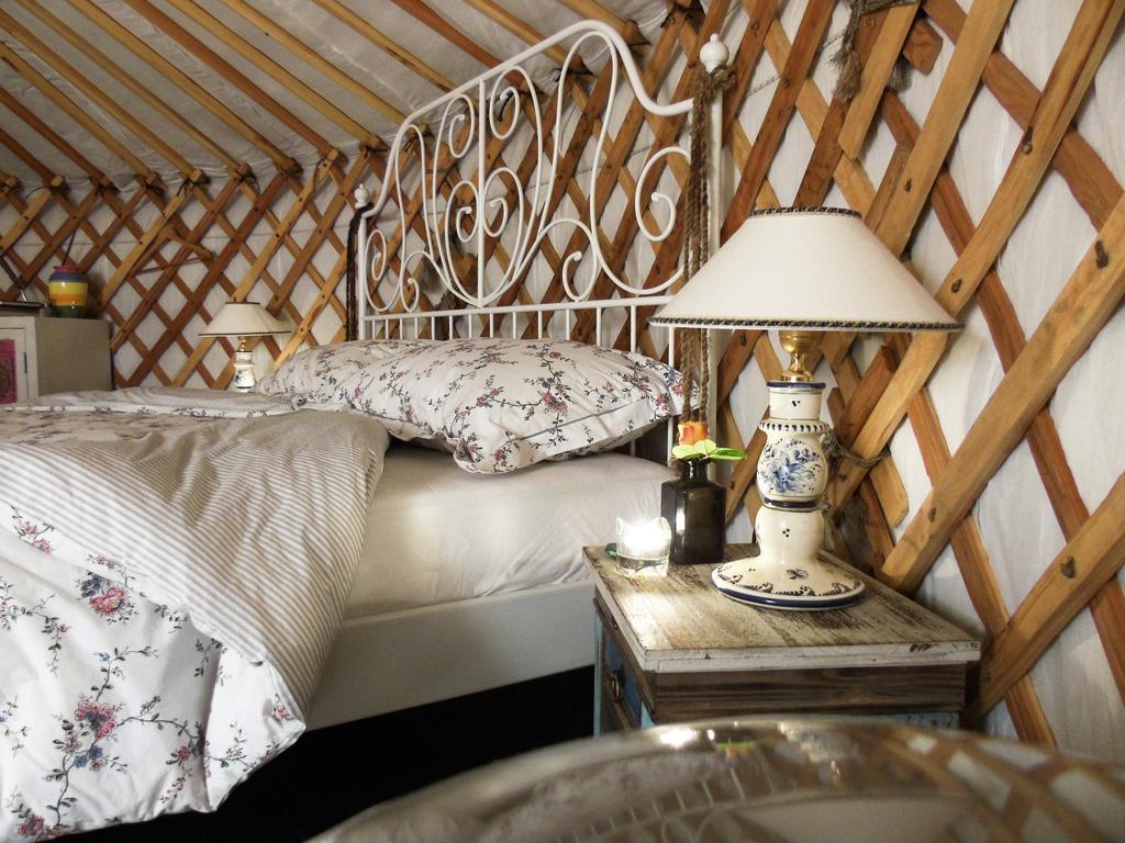 מלון Catignano Glamping Abruzzo - The Yurt מראה חיצוני תמונה