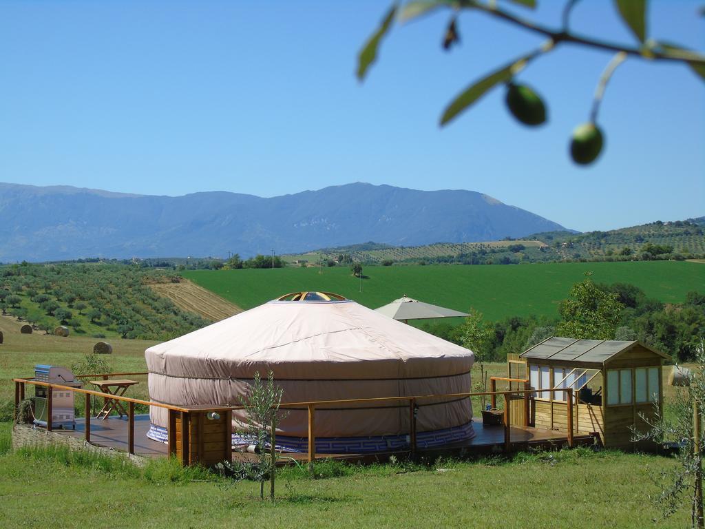 מלון Catignano Glamping Abruzzo - The Yurt מראה חיצוני תמונה
