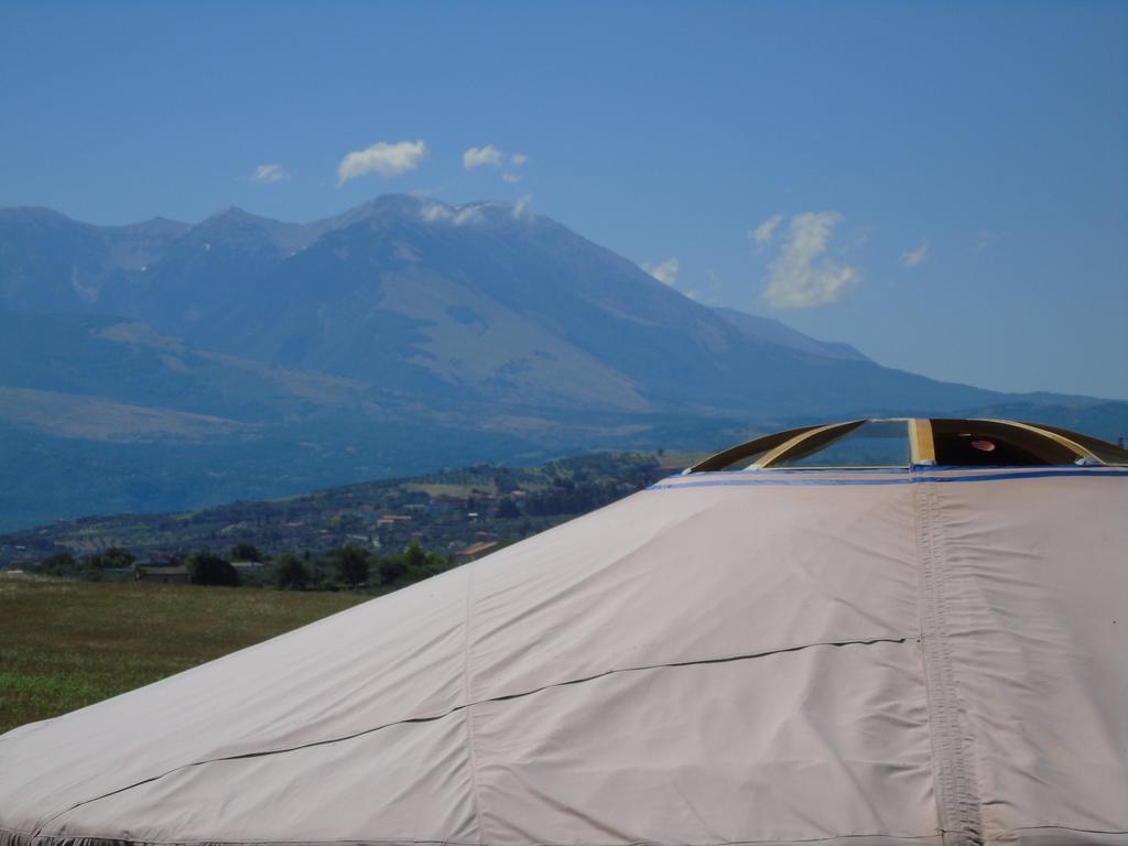 מלון Catignano Glamping Abruzzo - The Yurt מראה חיצוני תמונה